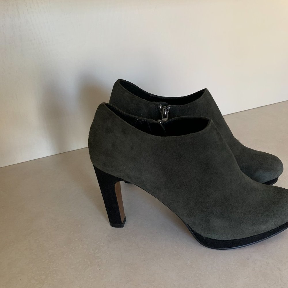SOLD Lola Cruz Grey Suede Booties - Picture 7 of 11